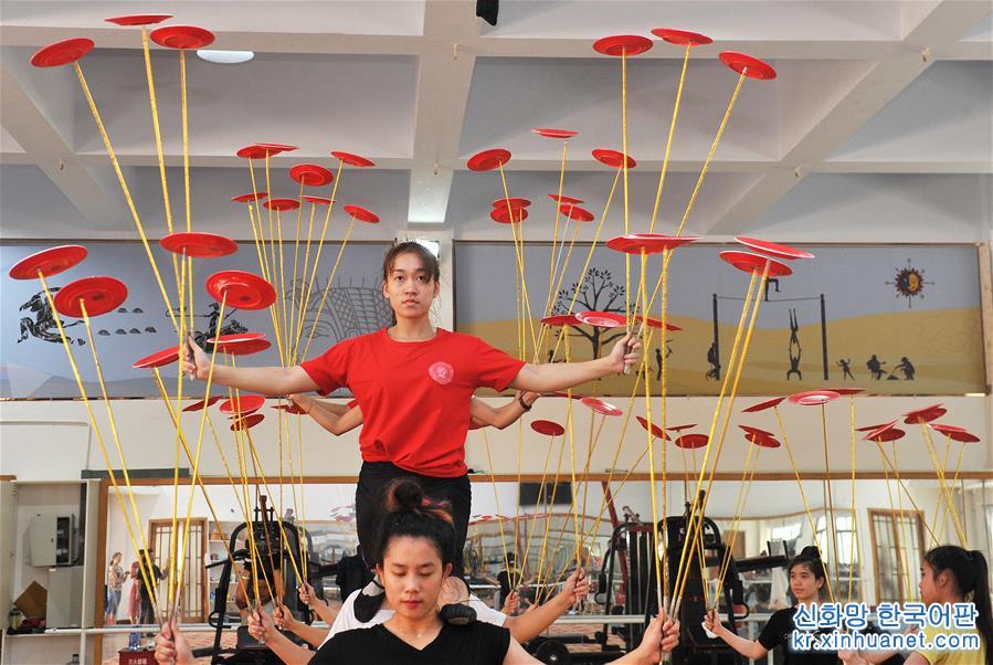 （文化）（2）河北吳橋：留學(xué)生“雜技之鄉(xiāng)”學(xué)藝忙